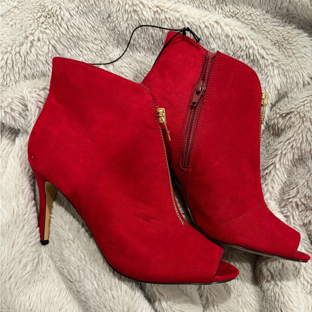 Red, Mark Fisher heels